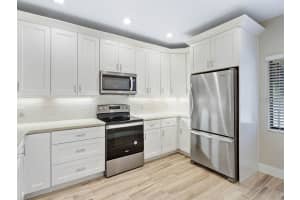 17 Escondido Cir, Altamonte Springs, FL 32701, Sold 10/18/21