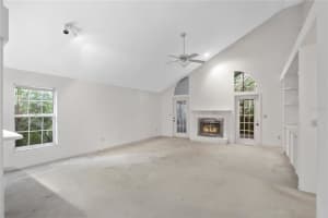 917 Summer Lakes Dr, Orlando, FL 32835, Sold 04/01/22