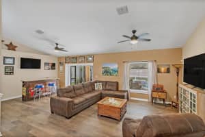 3802 Gator Bay Ln, St Cloud, FL 34772, Sold 10/13/21