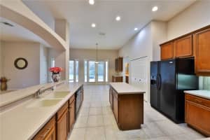 521 Majestic Oak Dr, Apopka, FL 32712, Sold 12/09/21