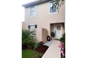 1034 Dolphin Dr, Winter Garden, FL 34787, Sold 10/22/21