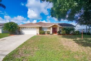 7444 Floral Cir, Lakeland, FL 33810, Sold 11/09/21