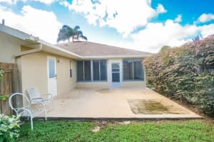 7444 Floral Cir, Lakeland, FL 33810, Sold 11/09/21
