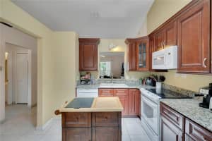 134 Kelly Cir, Sanford, FL 32773, Sold 10/27/21
