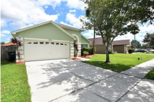 371 Fieldstream N Blvd, Orlando, FL 32825, Sold 10/25/21