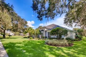 5222 Hammock Pointe Ct, St Cloud, FL 34771, Sold 11/30/21