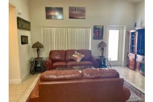 324 David Walker Dr, Tavares, FL 32778, Sold 11/30/21