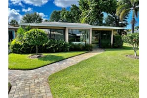 3245 Fairhaven Ln, Sarasota, FL 34239, Sold 01/27/22