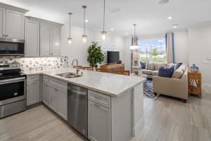 10275 Highline Crest St, Orlando, FL 32832, Sold 04/29/22