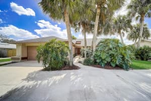 7612 Orange Tree Ln, Orlando, FL 32819, Sold 05/27/22