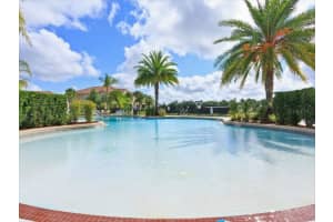 2785 Oakwater Dr, Kissimmee, FL 34747, Sold 10/29/21