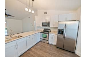 979 Vassar Dr, Eustis, FL 32726, Sold 02/21/22