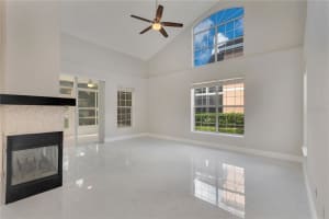7426 GREEN TREE DR #113, ORLANDO, FL 32819 Sold 10/18/22