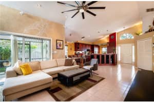 5613 Deepdale Dr, Orlando, FL 32821, Sold 11/18/21