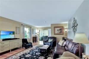 37 Villa Villar Ct, DeLand, FL 32724, Sold 11/19/21