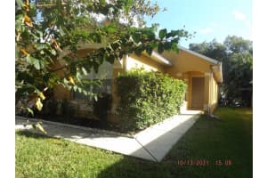 3769 Shawn Cir, Orlando, FL 32826, Sold 11/09/21