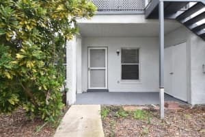 1301 Northlake Dr, Sanford, FL 32773, Sold 01/10/22