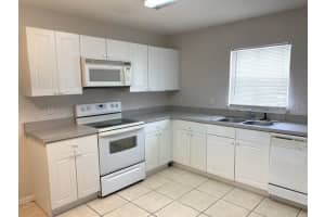2869 Club Cortile Cir, Kissimmee, FL 34746, Sold 11/30/21