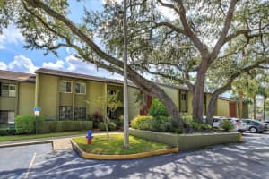 2 Escondido Cir, Altamonte Springs, FL 32701, Sold 03/03/22