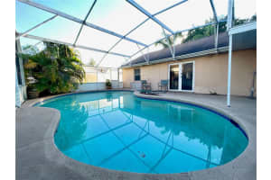 702 Loma Bonita Dr, Davenport, FL 33837, Sold 01/01/22