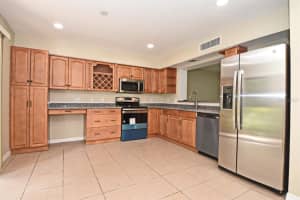 184 Maitland Ave, Altamonte Springs, FL 32701, Sold 01/31/22