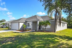 204 Paradise Woods Pl, Davenport, FL 33896, Sold 11/29/21