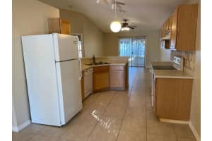 106 Spanish Bay Dr, Sanford, FL 32771, Sold 12/09/21