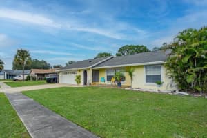 2703 Parsley Dr, Orlando, FL 32837, Sold 01/20/22
