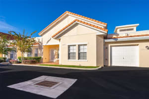 1059 David Walker Dr, Tavares, FL 32778, Sold 05/31/22