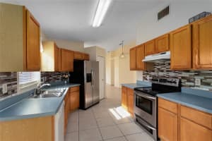 1162 Shoshanna Dr, Orlando, FL 32825, Sold 12/07/21