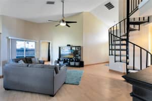 10461 Glassborough Dr, Orlando, FL 32825, Sold 12/10/21