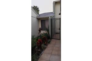 26 St Andrews Ct, Kissimmee, FL 34759, Sold 04/26/22