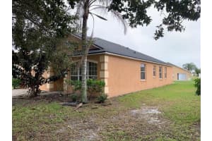 2723 Eagle Glen Cir, Kissimmee, FL 34746, Sold 01/14/22