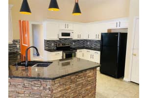 701 Sandy Ridge Dr, Davenport, FL 33896, Sold 03/23/22