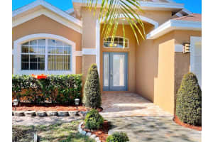 14619 Lady Victoria Blvd, Orlando, FL 32826, Sold 01/11/22