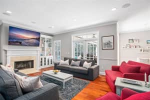 9034 Crichton Wood Ct, Orlando, FL 32819, Sold 03/31/22