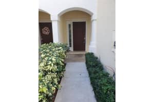 1094 Pinewood Lake Ct, Greenacres, FL 33415, Sold 01/07/22