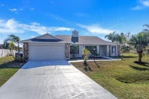 2930 Pineridge Cir, Kissimmee, FL 34746, Sold 02/01/22