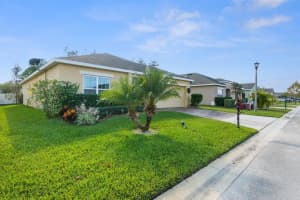 220 Salamanca Rd, Davenport, FL 33837, Sold 01/31/22