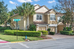 6491 Daysbrook Dr, Orlando, FL 32835, Sold 01/12/22