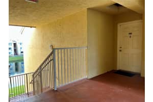2640 S University Dr, Davie, FL 33328, Sold 02/03/22