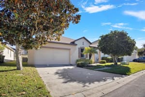 258 Aster Dr, Davenport, FL 33897, Sold 02/16/22