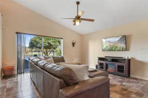 15041 Sawgrass Bluff Dr, Oakland, FL 34787, Sold 02/11/22
