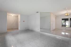 8402 Granada Blvd, Orlando, FL 32836, Sold 02/11/22