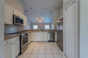 548 Hillcrest Dr, Davenport, FL 33897, Sold 03/11/22