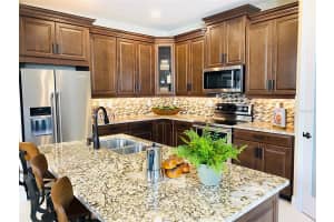 15840 Marina Bay Dr, Winter Garden, FL 34787, Sold 02/11/22