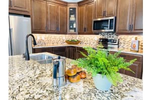15840 Marina Bay Dr, Winter Garden, FL 34787, Sold 02/11/22