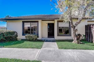 433 Hunter Cir, Kissimmee, FL 34758, Sold 02/22/22