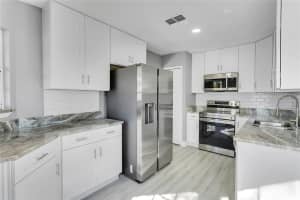 757 St Johns River Dr, Sanford, FL 32773, Sold 02/16/22