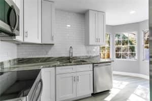 757 St Johns River Dr, Sanford, FL 32773, Sold 02/16/22